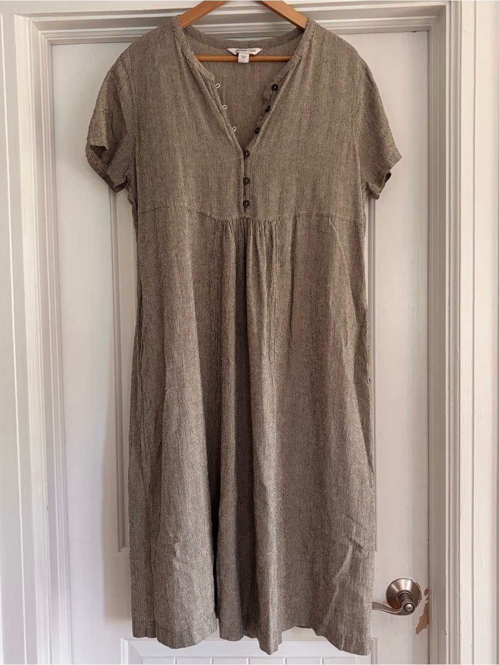 Relaxed Short-Sleeve Linen Blend Dress in Taupe